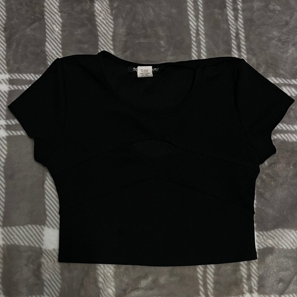 Black Cutout Crop Top – Edgy & Chic ✨